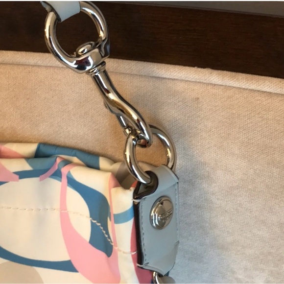 Coach - Picture 4 of 8